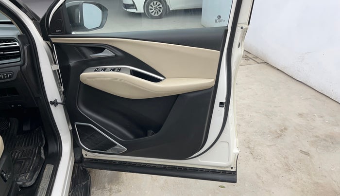 2023 MG HECTOR SAVVY PRO 1.5 TURBO CVT PETROL, Petrol, Automatic, 70,044 km, Driver Side Door Panels Control