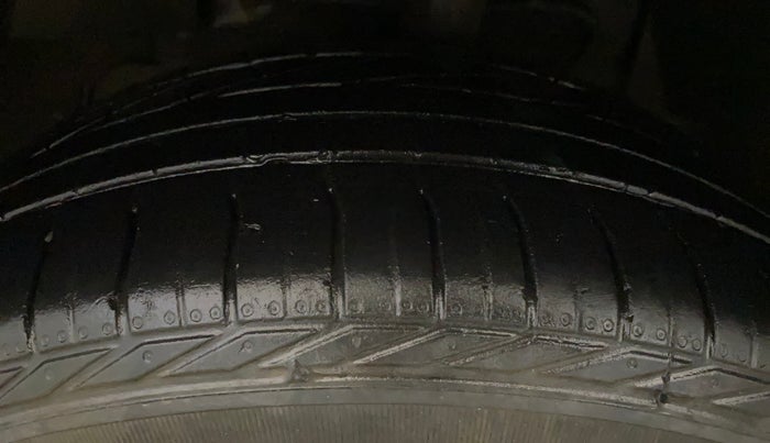 2022 Tata NEXON XZA PLUS (PREMIUM) PETROL, Petrol, Automatic, 43,680 km, Left Front Tyre Tread