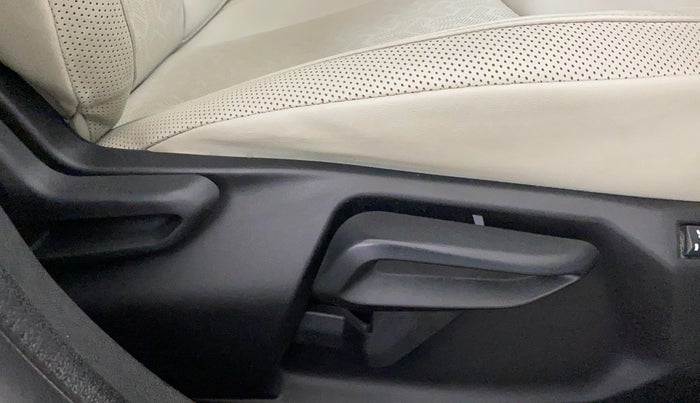 2022 Tata NEXON XZA PLUS (PREMIUM) PETROL, Petrol, Automatic, 43,680 km, Driver Side Adjustment Panel