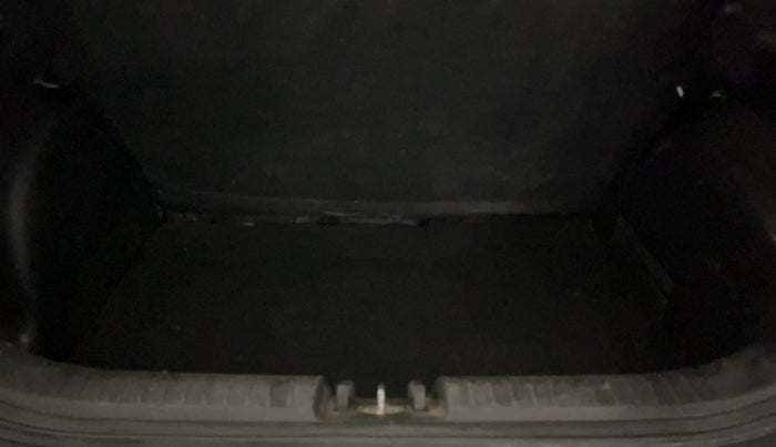 2022 Hyundai VENUE S 1.2, Petrol, Manual, 39,560 km, Boot Inside