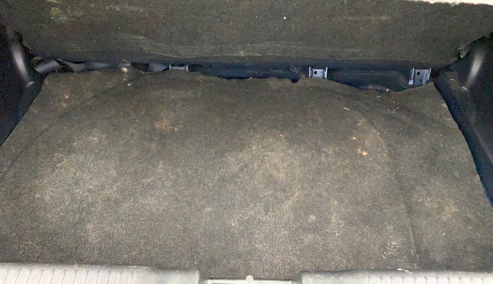 2021 Maruti Swift VXI, Petrol, Manual, 91,450 km, Boot Inside