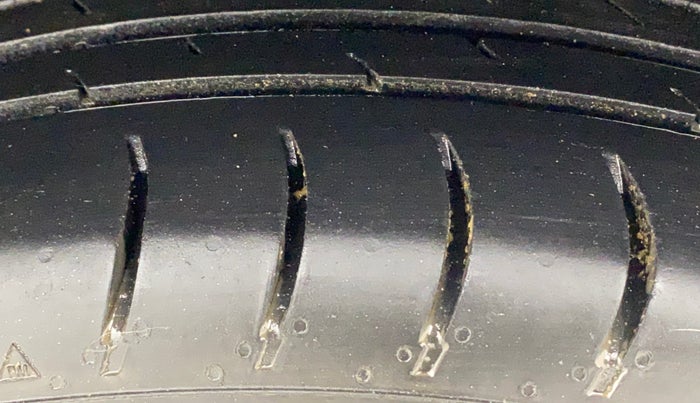 2021 Maruti Swift VXI, Petrol, Manual, 91,450 km, Left Rear Tyre Tread