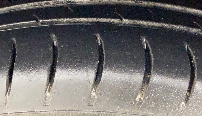 2021 Maruti Swift VXI, Petrol, Manual, 91,450 km, Left Front Tyre Tread