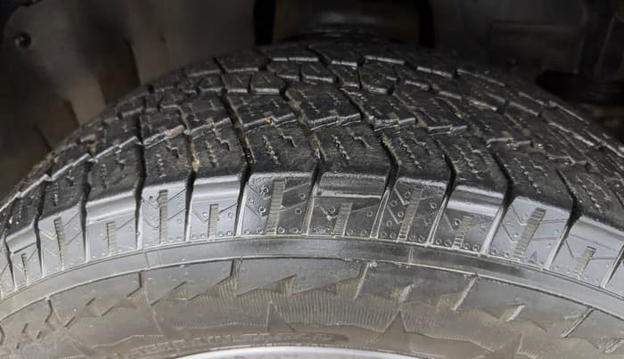 2022 Mahindra Thar LX PETROL HT 4WD AT, Petrol, Automatic, 36,737 km, Right Front Tyre Tread