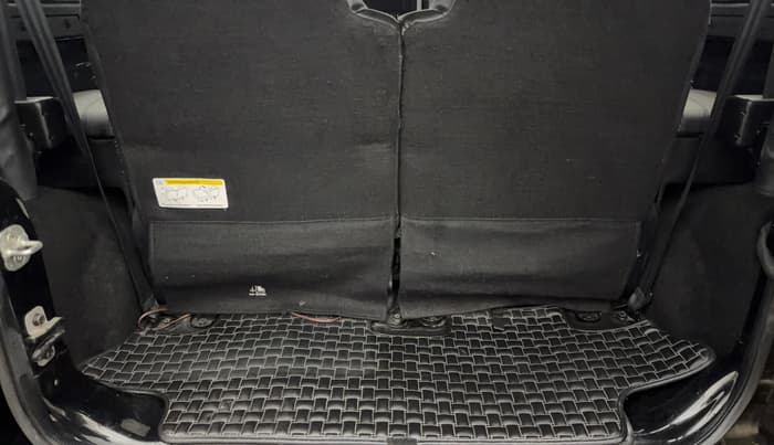 2022 Mahindra Thar LX PETROL HT 4WD AT, Petrol, Automatic, 36,737 km, Boot Inside