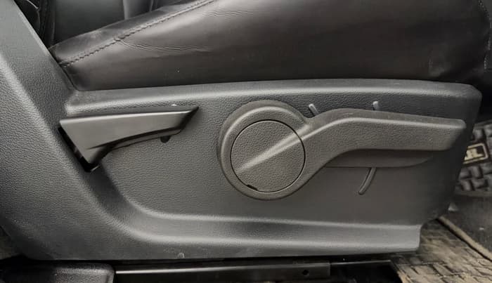2022 Mahindra Thar LX PETROL HT 4WD AT, Petrol, Automatic, 36,737 km, Driver Side Adjustment Panel