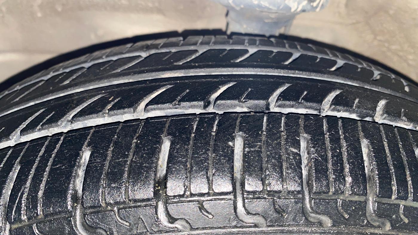2017 Maruti Wagon R 1.0 VXI AMT, Petrol, Automatic, 47,347 km, Left Front Tyre Tread
