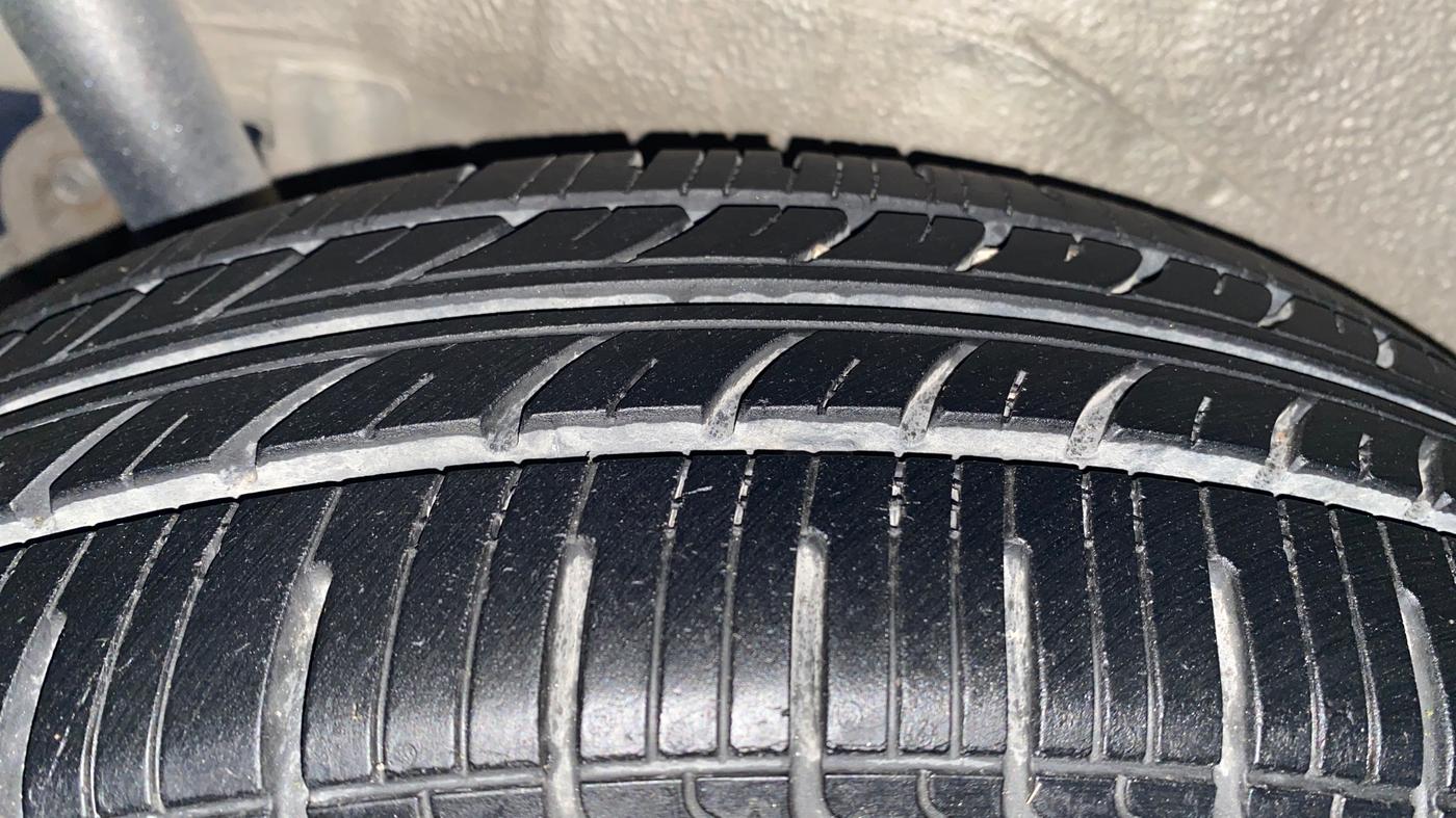 2017 Maruti Wagon R 1.0 VXI AMT, Petrol, Automatic, 47,347 km, Right Rear Tyre Tread