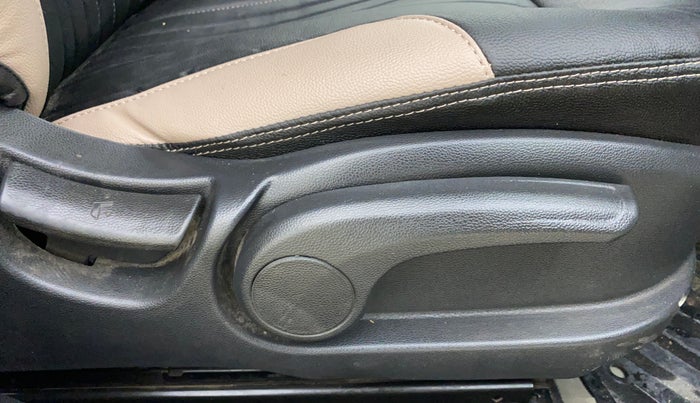 2018 Hyundai Elite i20 ASTA 1.2, Petrol, Manual, 1,32,167 km, Driver Side Adjustment Panel