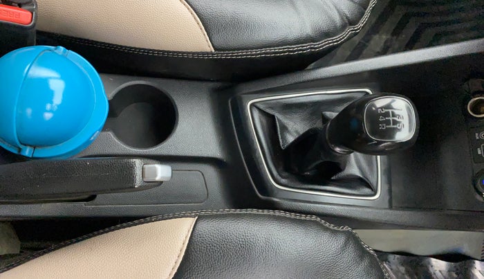 2018 Hyundai Elite i20 ASTA 1.2, Petrol, Manual, 1,32,167 km, Gear Lever