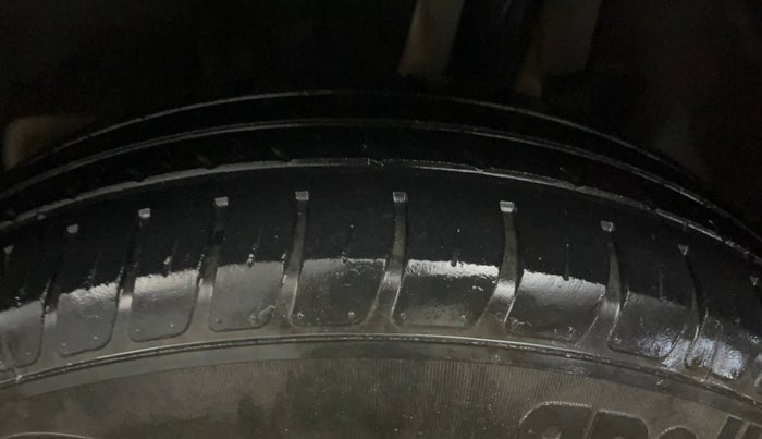 2021 Maruti Swift VXI AMT, Petrol, Automatic, 34,381 km, Left Rear Tyre Tread