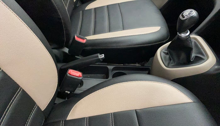 2019 Hyundai Grand i10 SPORTZ 1.2 KAPPA VTVT, Petrol, Manual, 30,515 km, Gear Lever