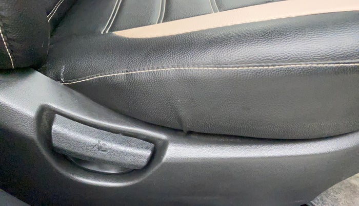 2019 Hyundai Grand i10 SPORTZ 1.2 KAPPA VTVT, Petrol, Manual, 30,515 km, Driver Side Adjustment Panel