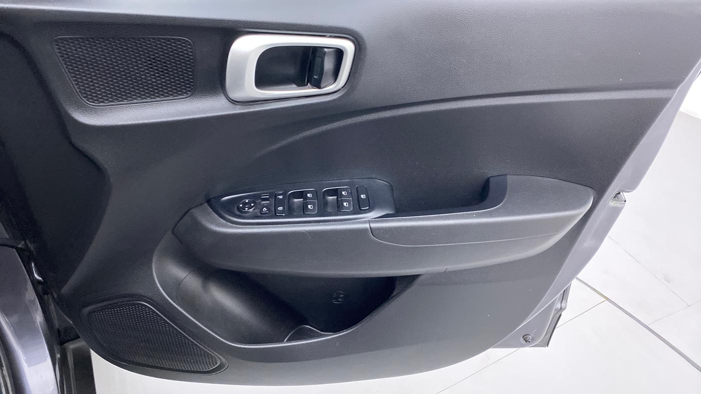 2021 Hyundai VENUE S Plus MT 1.2 Kappa, Petrol, Manual, 10,004 km, Driver Side Door Panels Control