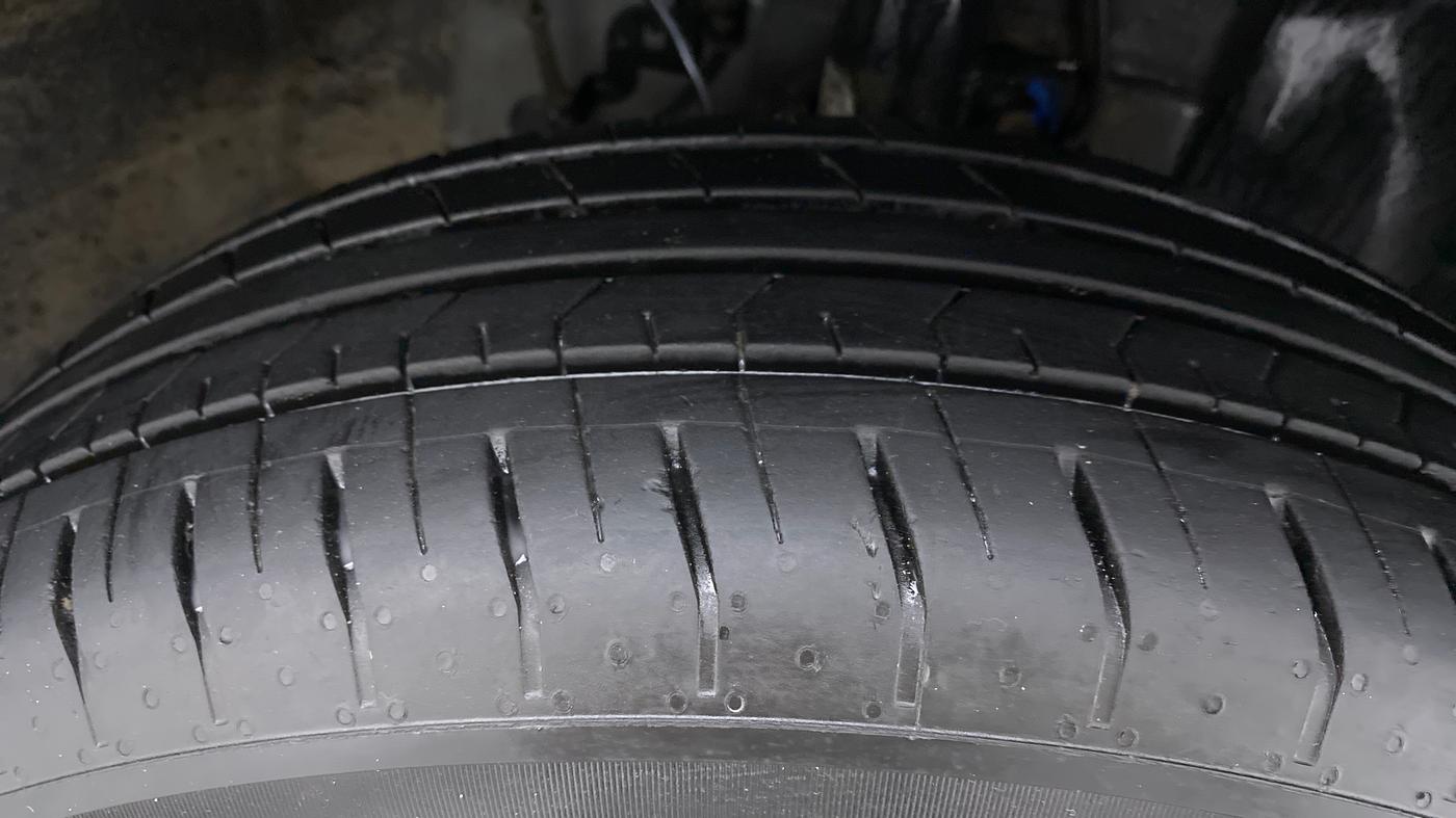 2021 Hyundai VENUE S Plus MT 1.2 Kappa, Petrol, Manual, 10,004 km, Right Front Tyre Tread