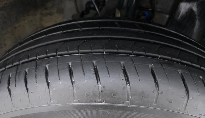 2021 Hyundai VENUE S Plus MT 1.2 Kappa, Petrol, Manual, 10,004 km, Right Front Tyre Tread