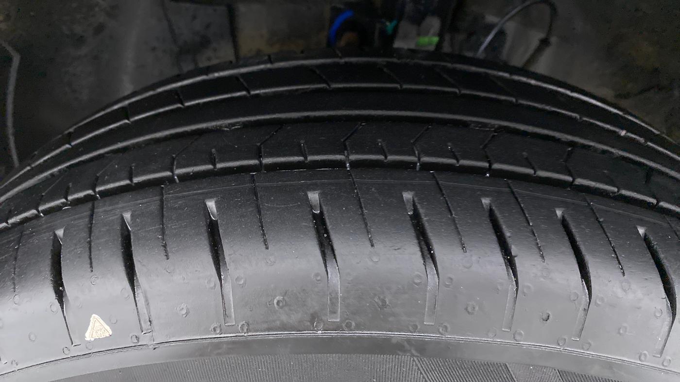 2021 Hyundai VENUE S Plus MT 1.2 Kappa, Petrol, Manual, 10,004 km, Left Front Tyre Tread
