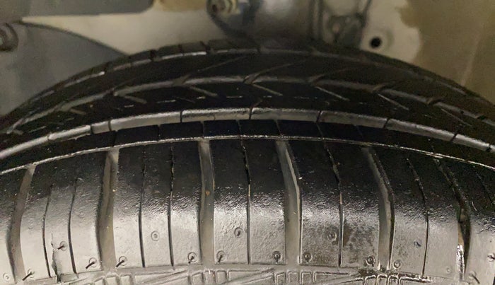 2017 Honda Amaze 1.2 VXMT I VTEC, Petrol, Manual, 36,340 km, Left Front Tyre Tread