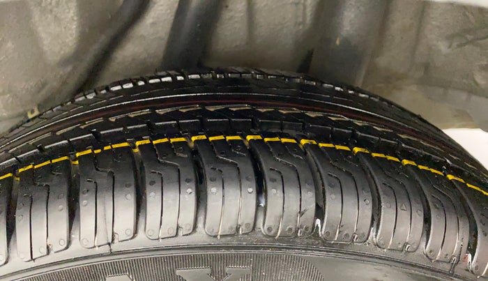 2017 Honda Amaze 1.2 VXMT I VTEC, Petrol, Manual, 36,340 km, Left Rear Tyre Tread