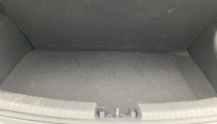 2017 Hyundai Grand i10 MAGNA 1.2 KAPPA VTVT, Petrol, Manual, 20,443 km, Boot Inside