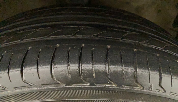 2014 Maruti Wagon R 1.0 LXI CNG, CNG, Manual, 1,12,063 km, Left Rear Tyre Tread