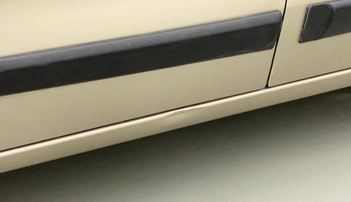 2014 Maruti Wagon R 1.0 LXI CNG, CNG, Manual, 1,12,063 km, Left running board - Minor scratches