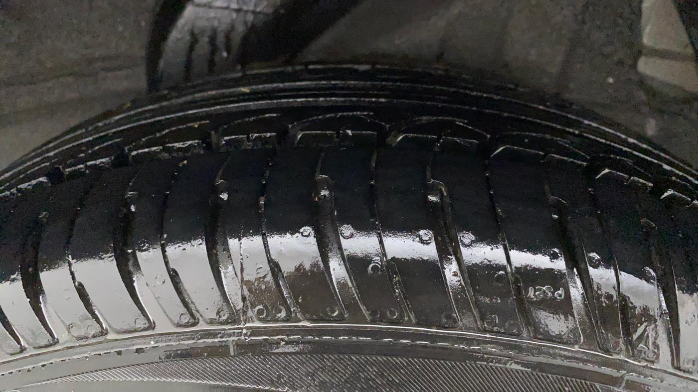 2013 Hyundai i20 MAGNA 1.4 CRDI, Diesel, Manual, 1,05,286 km, Left Rear Tyre Tread