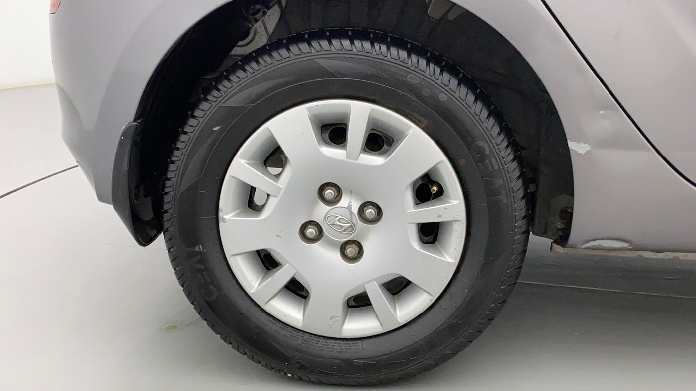 2013 Hyundai i20 MAGNA 1.4 CRDI, Diesel, Manual, 1,05,286 km, Right Rear Wheel