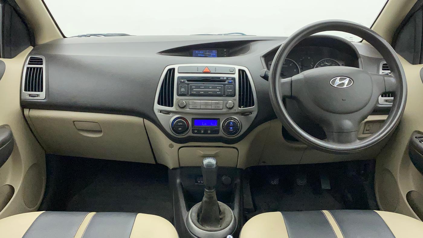 2013 Hyundai i20 MAGNA 1.4 CRDI, Diesel, Manual, 1,05,286 km, Dashboard