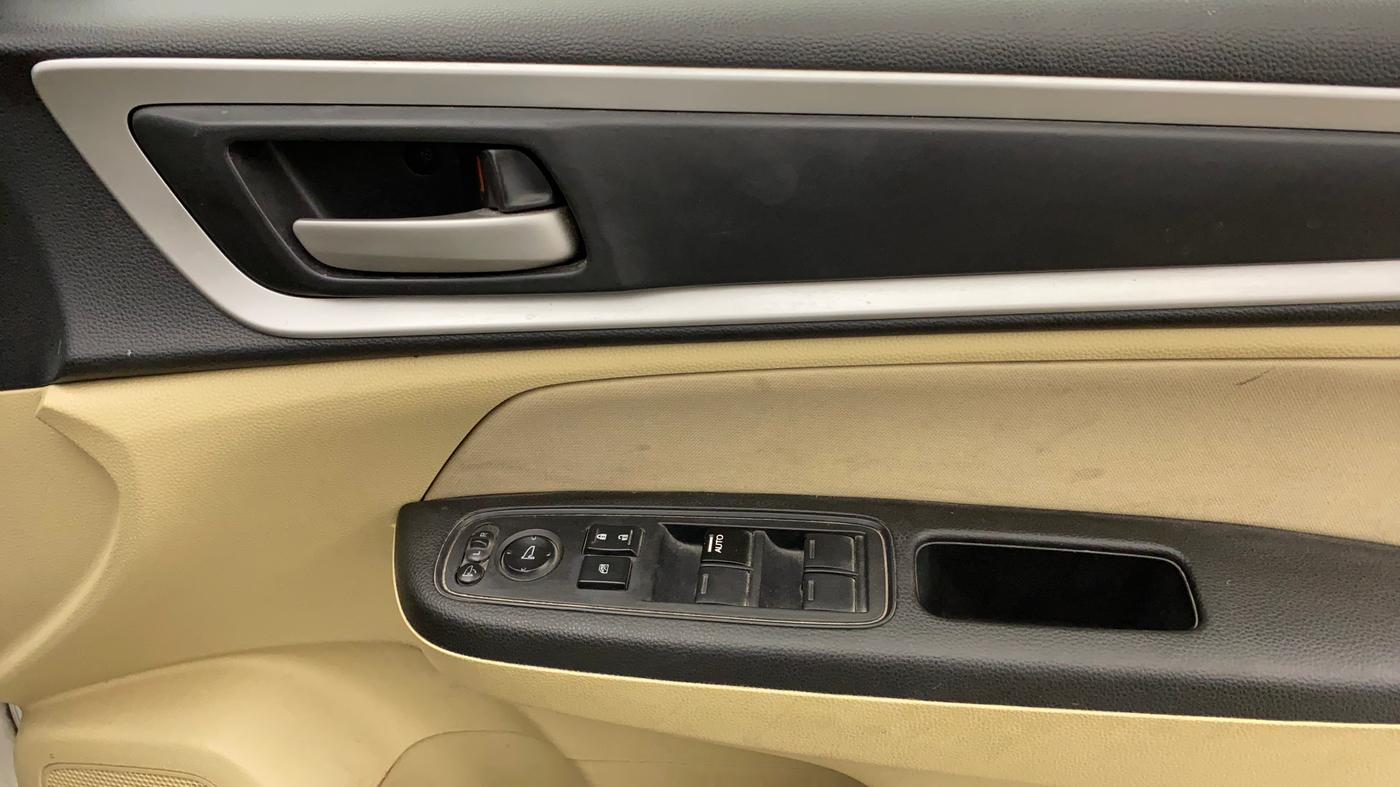 2021 Honda Amaze 1.2L I-VTEC VX CVT, Petrol, Automatic, 39,199 km, Driver Side Door Panels Control