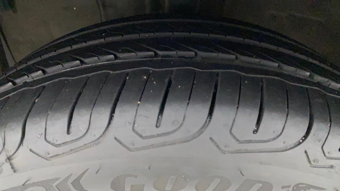 2011 Toyota Etios V, Petrol, Manual, 41,422 km, Left Front Tyre Tread