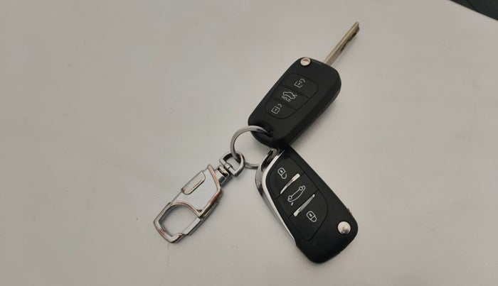 2013 Hyundai Verna FLUIDIC 1.6 VTVT SX, Petrol, Manual, 50,683 km, Key Close Up
