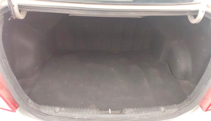2013 Hyundai Verna FLUIDIC 1.6 VTVT SX, Petrol, Manual, 50,683 km, Boot Inside