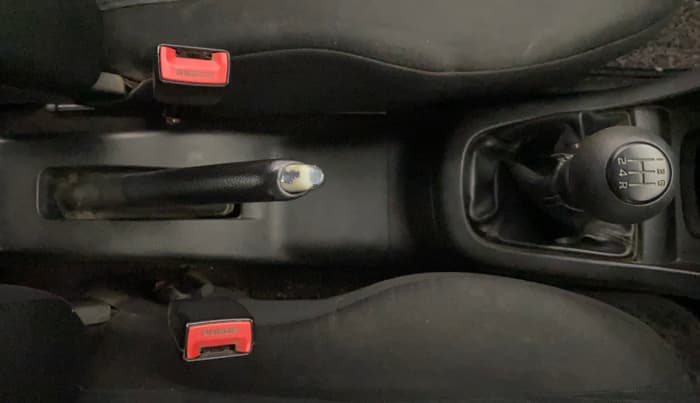 2014 Maruti Swift VXI, Petrol, Manual, 1,17,696 km, Gear Lever