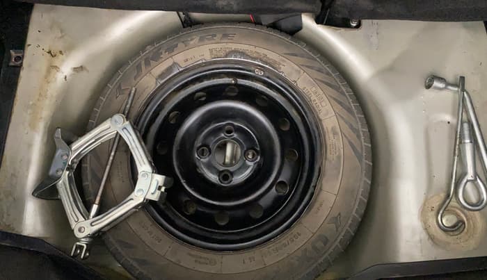 2014 Maruti Swift VXI, Petrol, Manual, 1,17,696 km, Spare Tyre