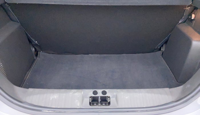 2015 Ford New Figo 1.2 TREND, Petrol, Manual, 11,508 km, Boot Inside View