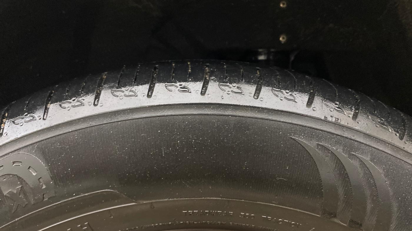 2022 Mahindra XUV700 AX 5 D MT 7 STR, Diesel, Manual, 65,483 km, Left Rear Tyre Tread