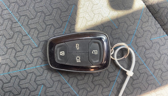 2023 Tata PUNCH CREATIVE  AMT, Petrol, Automatic, 13,899 km, Key Close Up