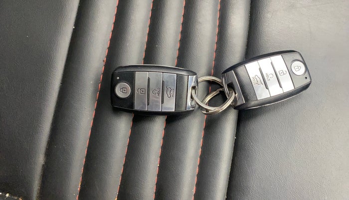 2020 KIA SONET HTX 1.0 IMT, Petrol, Manual, 74,360 km, Key Close Up