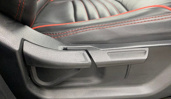 2020 KIA SONET HTX 1.0 IMT, Petrol, Manual, 74,360 km, Driver Side Adjustment Panel