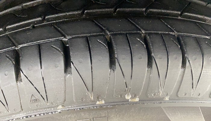 2020 KIA SONET HTX 1.0 IMT, Petrol, Manual, 74,360 km, Right Front Tyre Tread