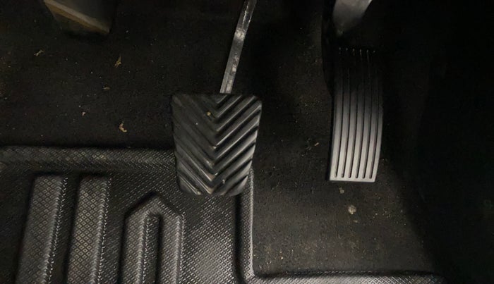 2020 KIA SONET HTX 1.0 IMT, Petrol, Manual, 74,360 km, Pedals