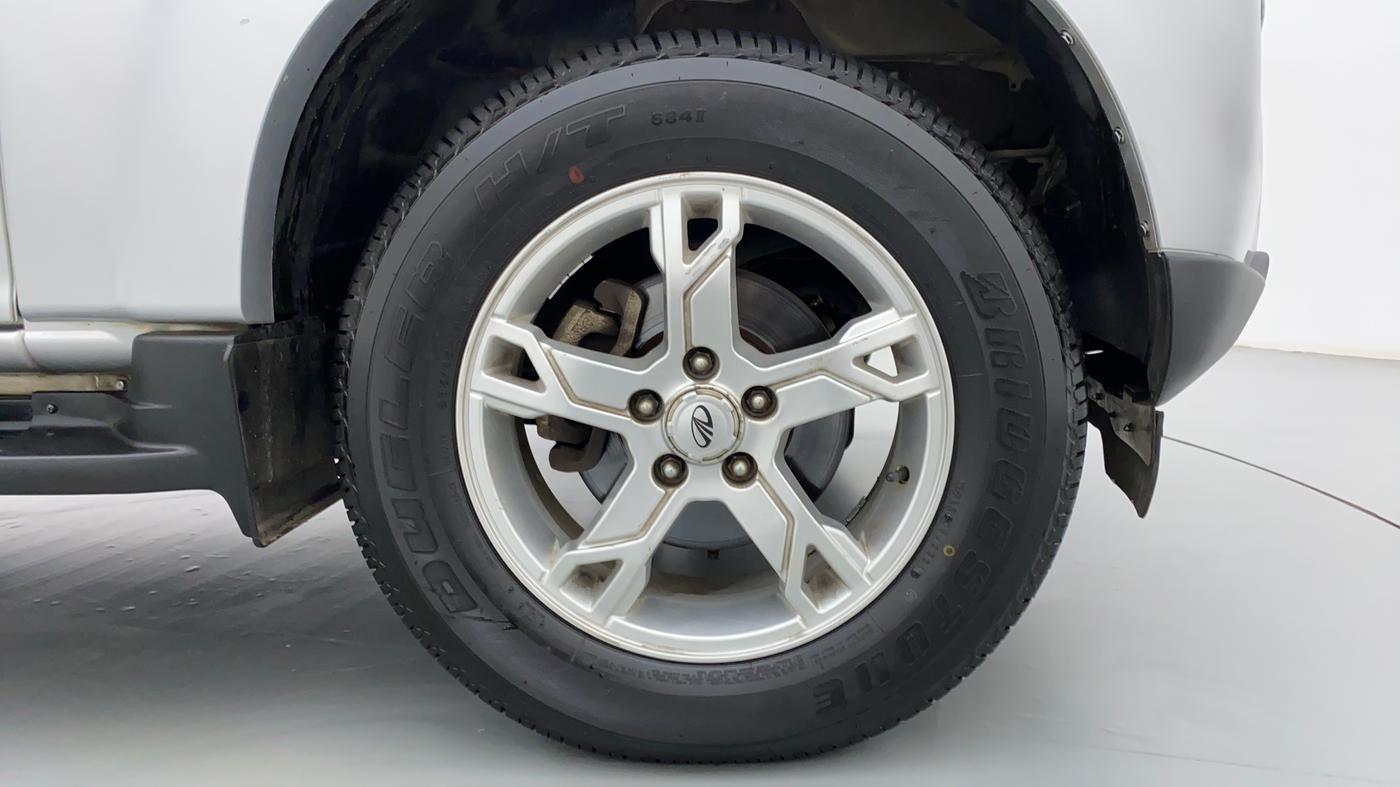 2017 Mahindra Scorpio S10 Intelli Hybrid 2WD, Diesel, Manual, 52,133 km, Right Front Wheel