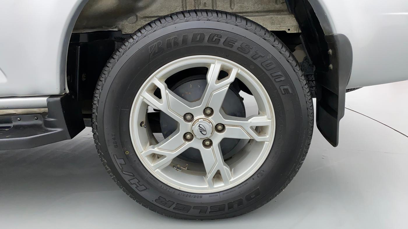 2017 Mahindra Scorpio S10 Intelli Hybrid 2WD, Diesel, Manual, 52,133 km, Left Rear Wheel