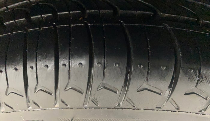 2013 Hyundai i10 SPORTZ 1.2, Petrol, Manual, 40,110 km, Right Front Tyre Tread