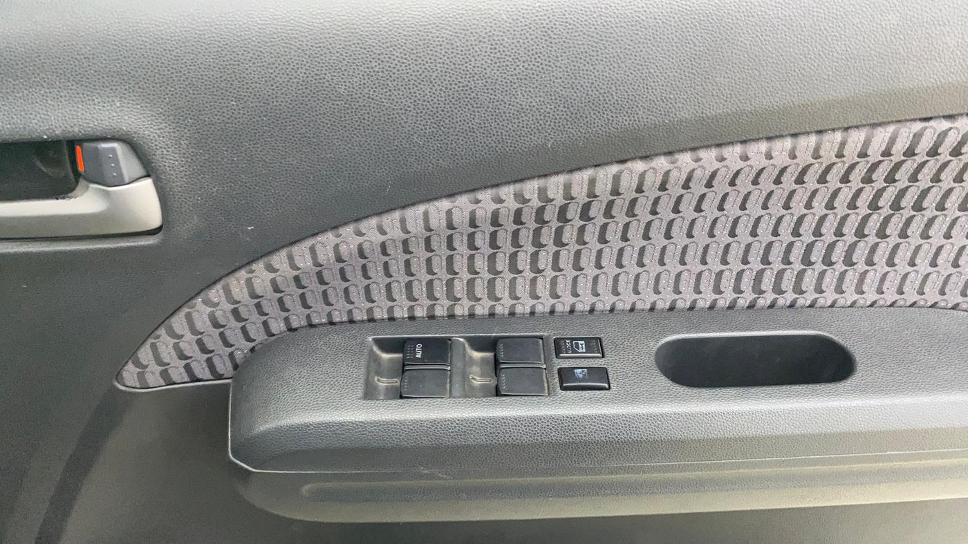 2015 Maruti Ritz VXI, Petrol, Manual, 18,400 km, Driver Side Door Panels Control