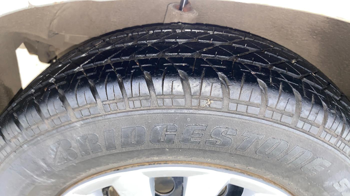 2015 Maruti Ritz VXI, Petrol, Manual, 18,400 km, Right Rear Tyre Tread