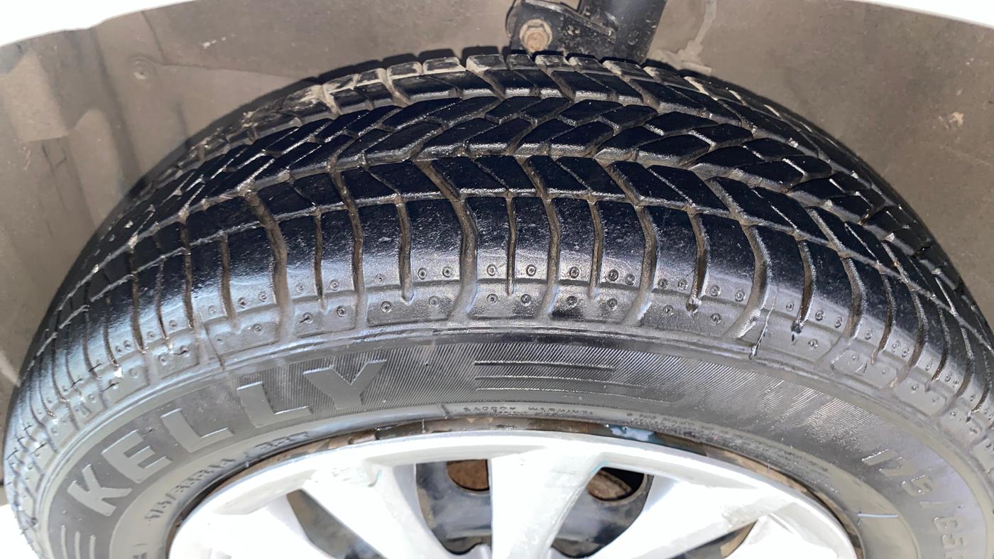 2015 Maruti Ritz VXI, Petrol, Manual, 18,400 km, Left Front Tyre Tread