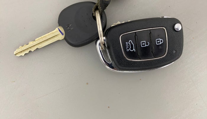 2016 Hyundai Elite i20 SPORTZ 1.2, Petrol, Manual, 43,949 km, Key Close Up