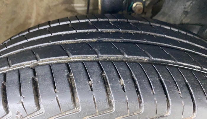 2021 Maruti New Wagon-R 1.0 Lxi (o) cng, CNG, Manual, 27,333 km, Right Front Tyre Tread